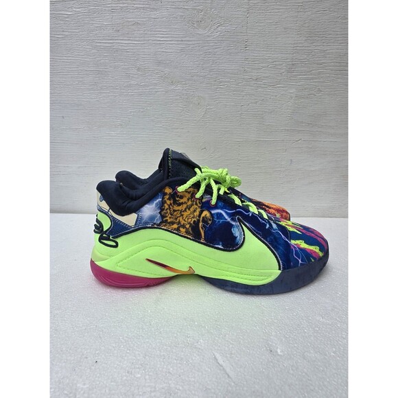 New NBA Nike Basketball Shoes LeBron James 22 Bryce\'s World  Men\'s Size 11